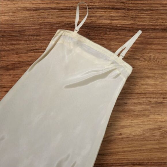 Elegant Vintage Cream Slip Dress - Picture 2 of 4